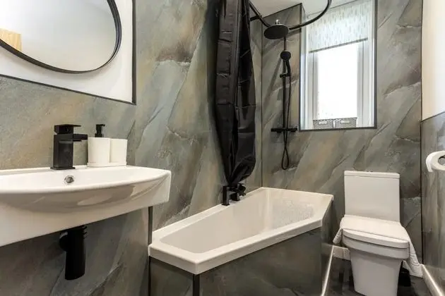 Brand New 1 Bedroom Apartment Right Beside Arthur's Seat - Banyo Tipleri