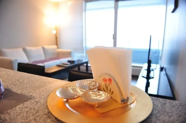 Brand New 1bdr 1den Condo in Vancouver - Yerinde Yemek