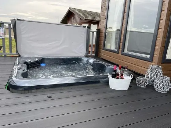Brand new 2 Bedroom Luxury Lodge Sleeps 6 - Spa