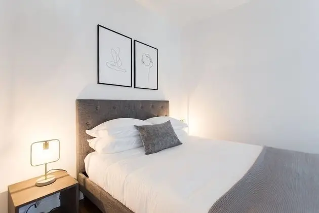 Brand New 3 Bedroom With Rooftop Patio - Oda