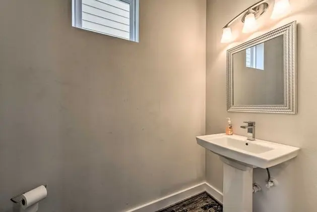 Brand New 3 Story Modern Home - Banyo Tipleri