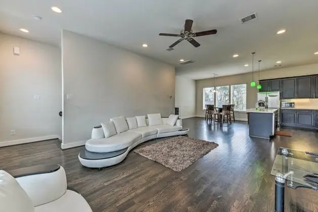 Brand New 3 Story Modern Home - Oda Düzeni