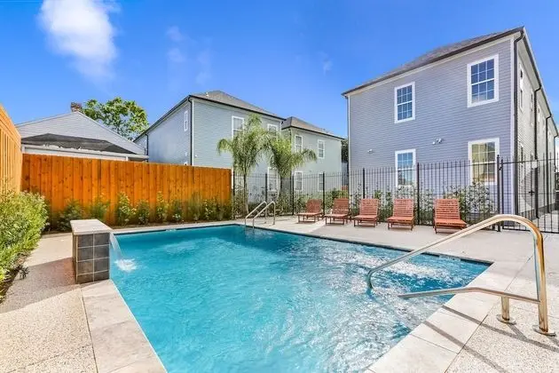 Brand New 4 BR w Pool by Hosteeva