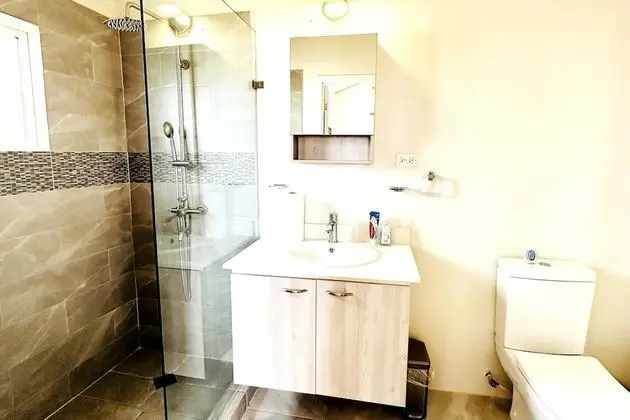 Brand New - Bungalow - Ocean View - Discovery Bay - Banyo Tipleri