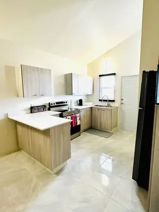 Brand New - Bungalow - Ocean View - Discovery Bay - İç Mekan