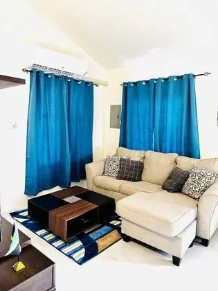 Brand New - Bungalow - Ocean View - Discovery Bay - Oda Düzeni