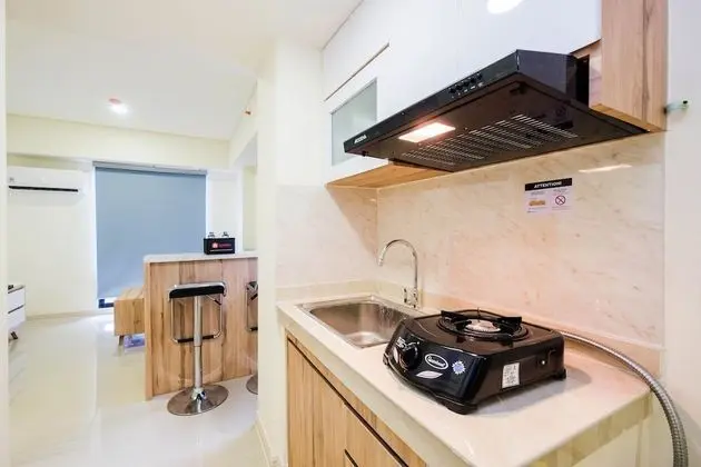 Brand New and Compact 2BR at Meikarta Apartment - Mutfak