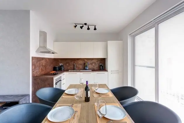 Brand New Designer Finished Apartment Central Location