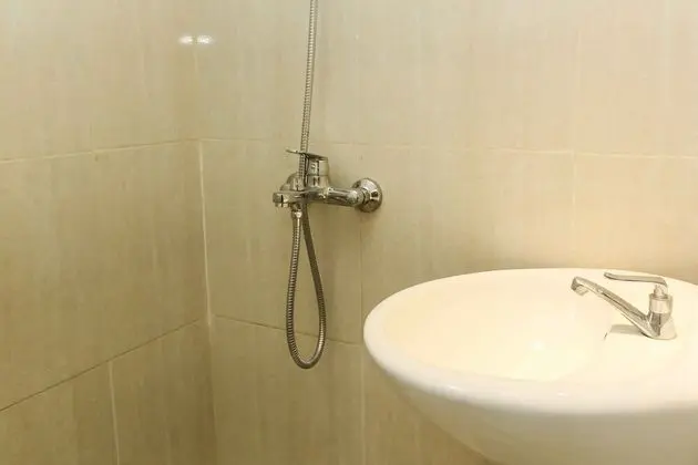 Brand New and Good Studio at Meikarta Apartment - Banyo Tipleri