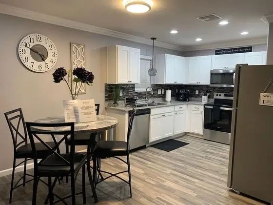 Brand New Heated Pool Home - Mutfak