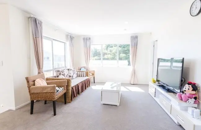 Brand New, High Spec 3 Bd Home Quiet Location
