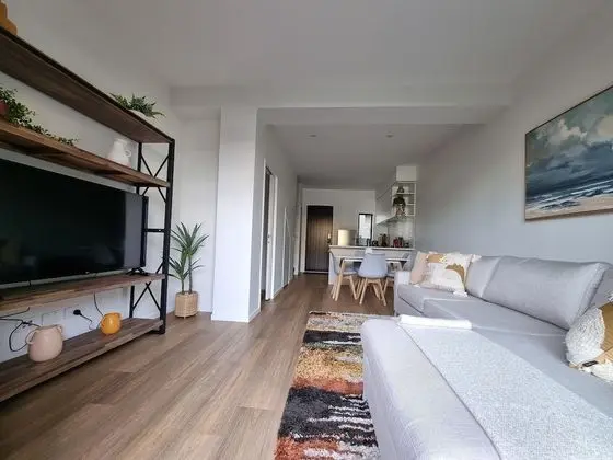 Brand New House by Botany - Parking - Öne Çıkan Resim
