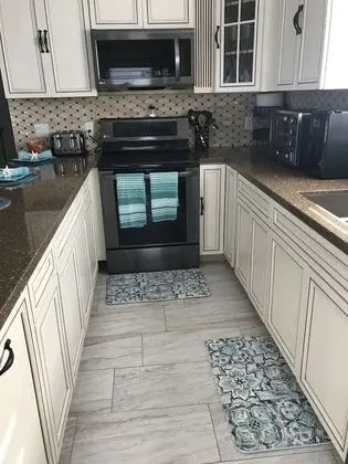 Brand New Key Largo Home - Mutfak