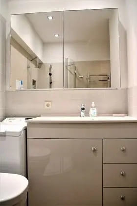 Brand New Labdariu Str Apartment - Banyo Tipleri