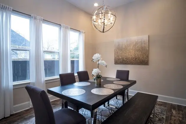 Brand NEW Large Impressive House Near Downtown! - Yerinde Yemek