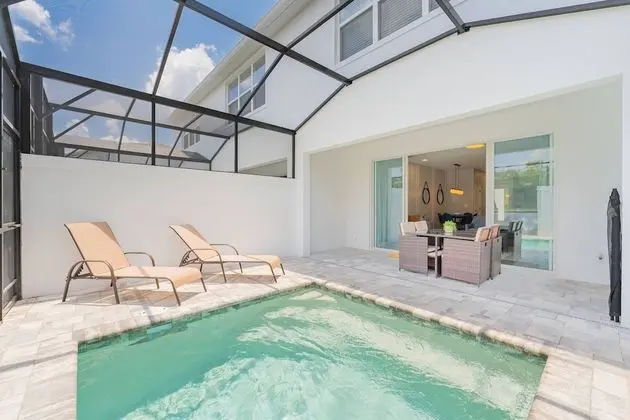 Brand NEW Luxurious Decor Townhouse With Private Pool Hit17145