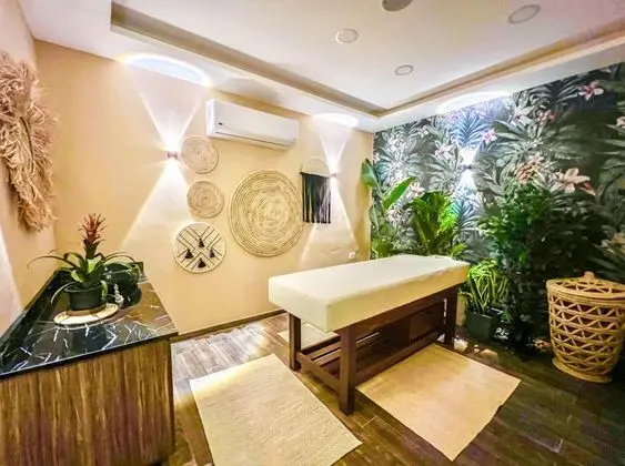 Brand New Modern Bali Themed Resort - 3 Bed Apt - Spa