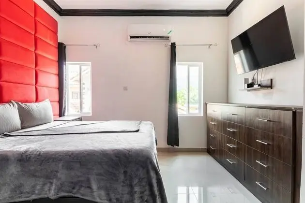 Brand New Pool Manor Park With Wifi Centrally-located