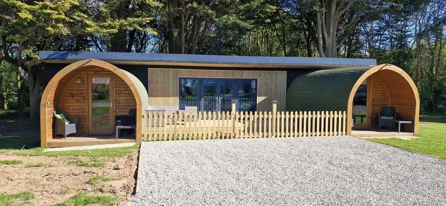 Brand New Stunning Waterside Lodge, dog Friendly - Öne Çıkan Resim