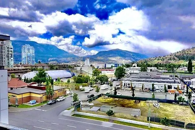 Brand New, Top Floor Condo Downtown - Mülk Olanakları