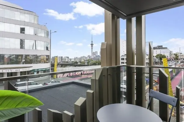 Brand new & vibrant living on K'rd