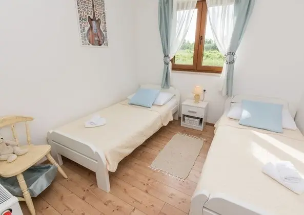 Brandneue Villa mit Pool