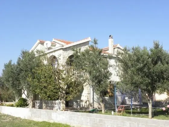 Brane - 180m to the sea - A2