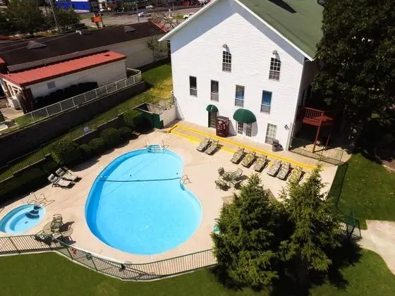 Branson King Resort and Suites - Havuz