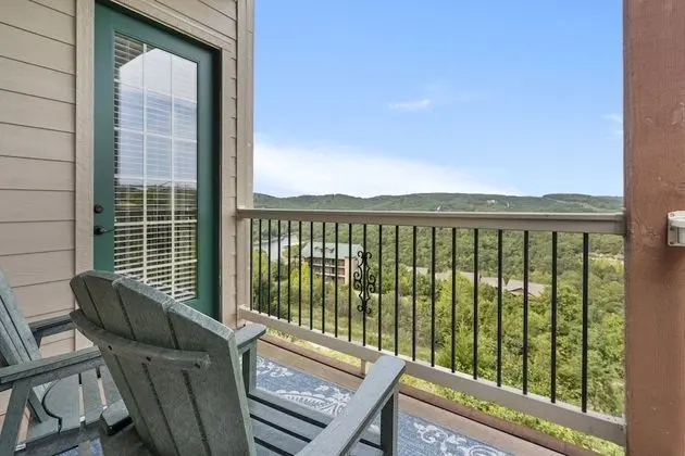 The Branson Stone Cliff Hideaway
