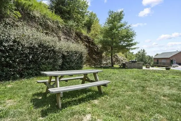 The Branson Stone Cliff Hideaway - Dış Mekan