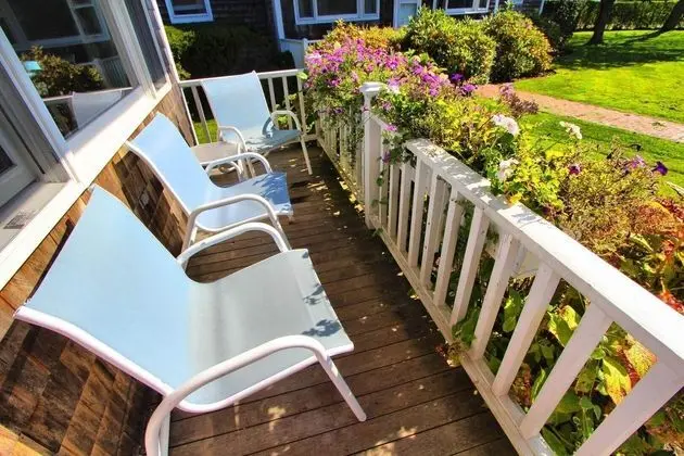 Brant Point Courtyard