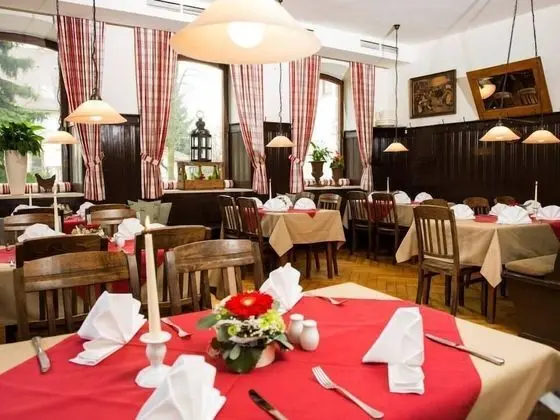 Brauerei-Gasthof-Hotel Laupheimer - Yerinde Yemek