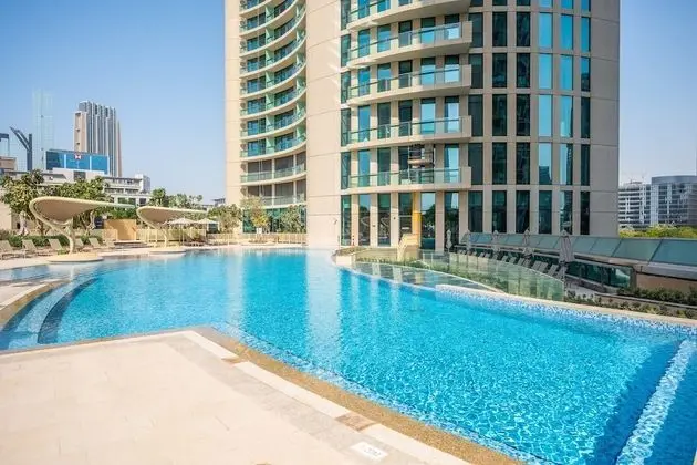 Bravoway Burj Vista 1 in Downtown Dubai - Havuz