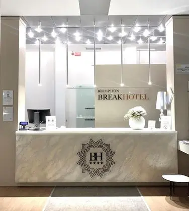 Break Hotel - Lobi