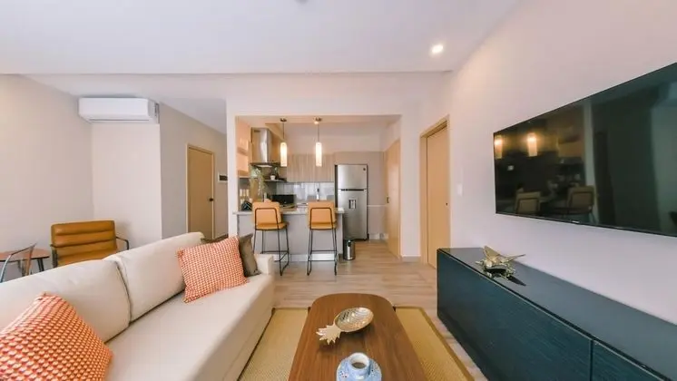 Breakfast Included Fully Serviced Apartment at Regatta Living II - 304 - Oda
