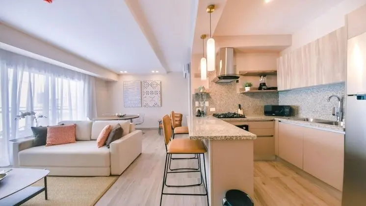 Breakfast Included Fully Serviced Apartment at Regatta Living II - 304 - Oda