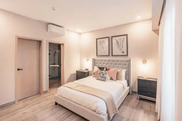 Breakfast Included Fully Serviced Apartment at Regatta Living II - 305 - Oda