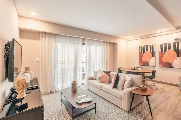 Breakfast Included Fully Serviced Apartment at Regatta Living II - 305 - Oda