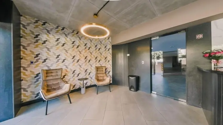 Breakfast Included Fully Serviced Apartment at Regatta Living II - 306 - Oda