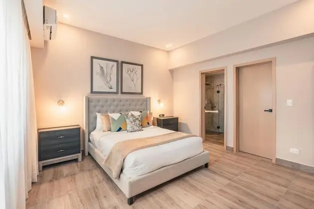 Breakfast Included Fully Serviced Apartment at Regatta Living II - 406 - Oda