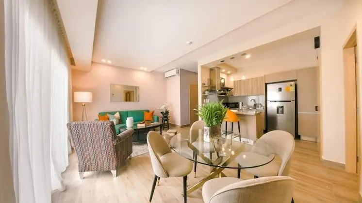 Breakfast Included Fully Serviced Apartment at Regatta Living II - 603 - Oda