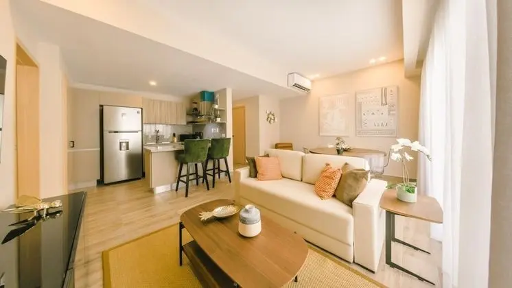 Breakfast Included Fully Serviced Apartment at Regatta Living II - 703 - Oda