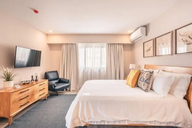 Breakfast Included Fully Serviced Apartment at Regatta Living II - 901 - Oda