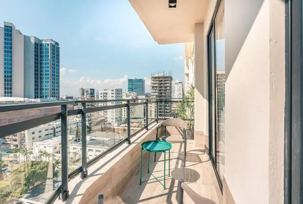 Breakfast Included Fully Serviced Apartment at Regatta Living II - 901 - Oda