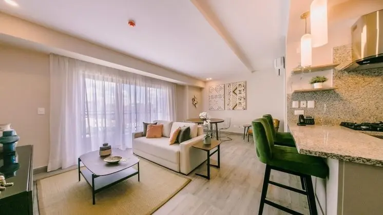 Breakfast Included Fully Serviced Apartment at Regatta Living II - 905 - Oda