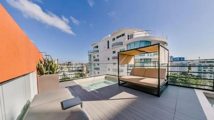 Breakfast Included Fully Serviced Apartment at Regatta Living II - 906