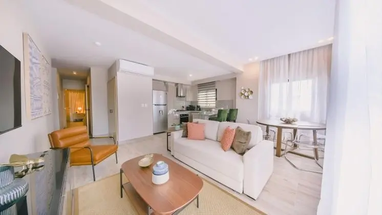 Breakfast Included Fully Serviced Apartment at Regatta Living II - 907 - Oda