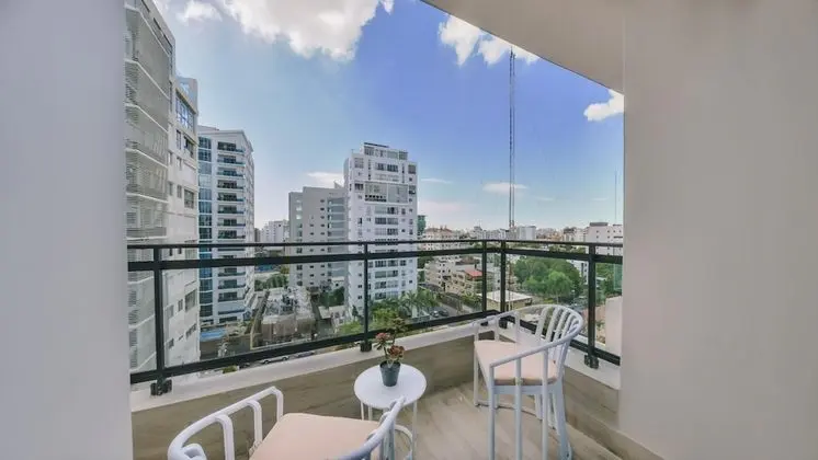 Breakfast Included Fully Serviced Apartment at Regatta Living II - 907 - Oda