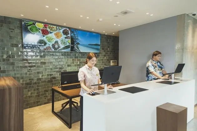 The BREAKFAST HOTEL PORTO Ishigakijima - Lobi