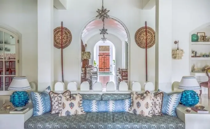 Breathtaking Villa In 02 Acres Of Tropical Walled-in Gardens - Oda